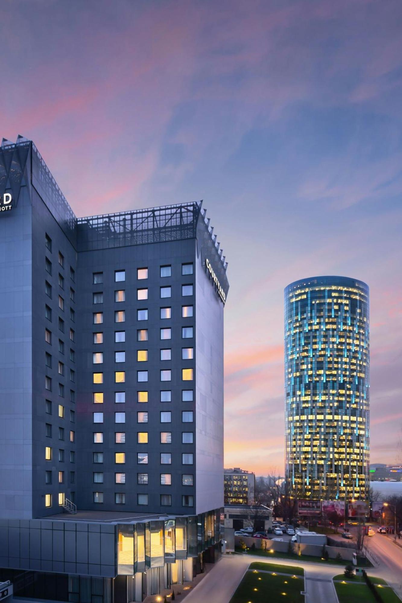 Courtyard By Marriott Bucharest Floreasca Exterior foto